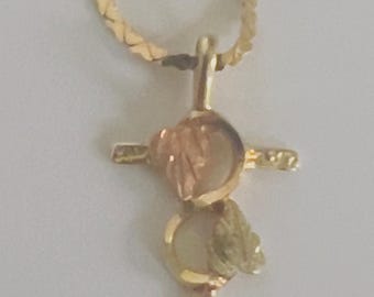 Vintage 14k Yellow cross pendant heart shape