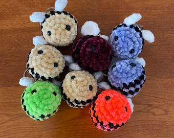 Bee-Chains - Crochet Bee Key Chains