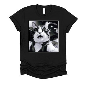 Cat UFO Shirt / Cat Selfie / Funny Cat Shirt / Vintage UFO / Space Shirt / Cat Meme Tshirt / Alien T-Shirt XS-4X