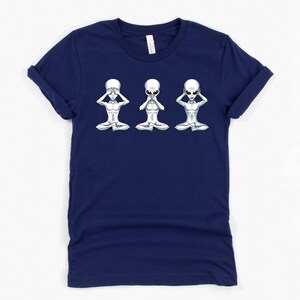 Funny Alien T-Shirt | See No Evil Speak No Evil Hear No Evil Tee | Space Pun Shirt | UFO Graphic | Unisex XS-4XL Navy
