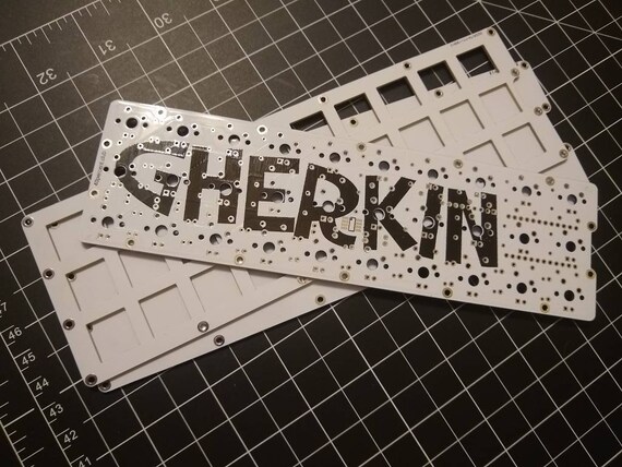 RGB または標準の Gherkin 30 キーおよび Gnapkin 36 キー PCB または