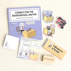 Coffret cadeau d’humour de Holiday Lawyer | Cadeau d’anniversaire de l’avocat | Forfait Soins aux collaborateurs | Bande dessinée, autocollants, mini-impression, chocolat, post-its