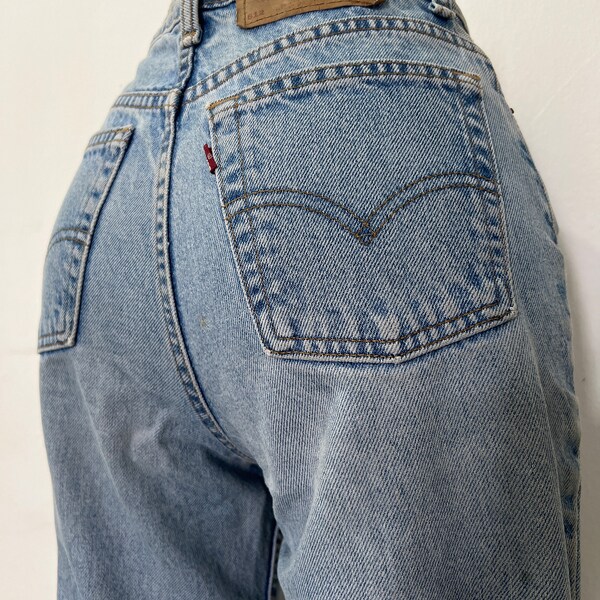 Sz 25 Vintage Levis 512 Jeans Beautiful Faded Womens Made in Canada Slim Fit Tapered  Leg Highwaist Petite Mom
