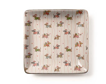 Christmas Dachshund Jewelry Dish: Cute Festive Dog Pattern, Whimsical Holiday Sweaters, Classic Colors, Gifts for Wiener Lovers (3.9 in)