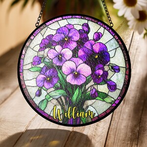 Lavendel und violette Blume Glasmalerei Suncatcher - personalisiertes rundes Acrylfenster hängendes Geschenk für Gartenliebhaber, Mutter oder Blumendekor
