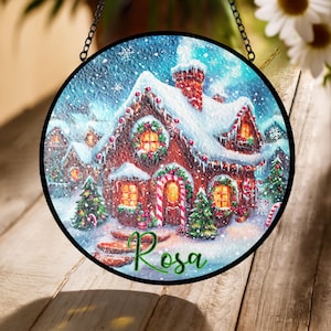 Personalized Gingerbread House Stained Glass Suncatcher – Cute Christmas Window Hanging with Name for Holiday Home Décor or Gift