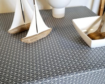 XL coated tablecloth made in France. 78 / 90 / 98 inches