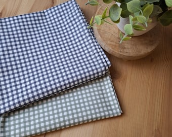 Small-checked tea towel in green or blue gingham cotton