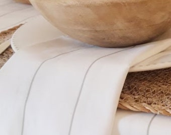 Napkins in packs of 4, 6 or 8
