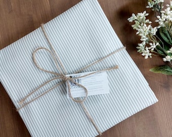 XL coated tablecloth made in France. 78 / 90 / 98 inches.