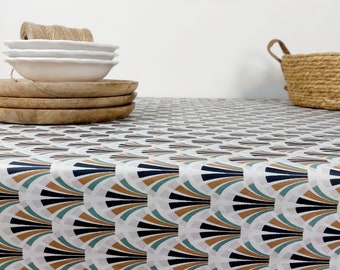 Round or square coated tablecloth, 140cm, with geometric patterns