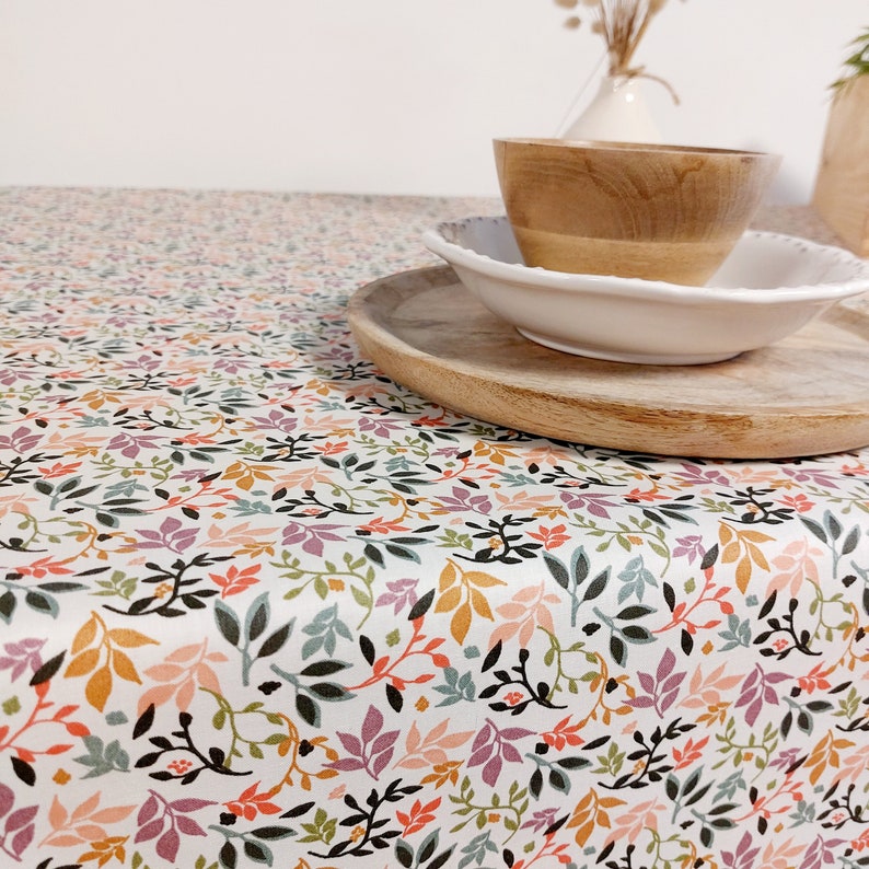 Floral coated tablecloth 140g/m2 image 3