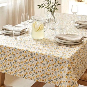 Mantel revestido de fácil cuidado con estampado de peras amarillas