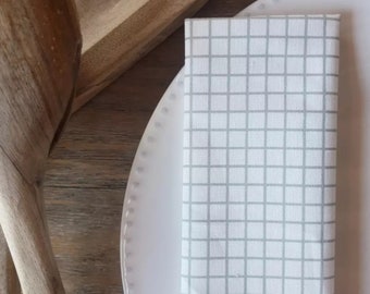 Napkins in packs of 4, 6 or 8
