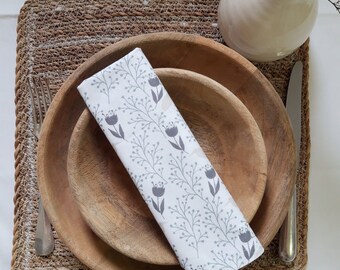 Napkins in packs of 4, 6 or 8