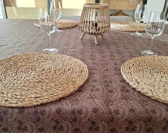 Stain-resistant coated tablecloth in Vosges cotton. Purple and grey