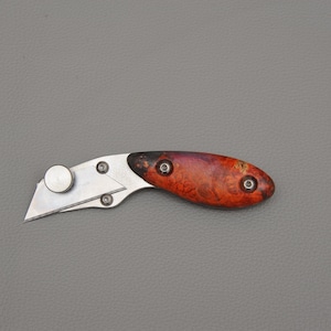Leathercraft knife knife with replaceable blades