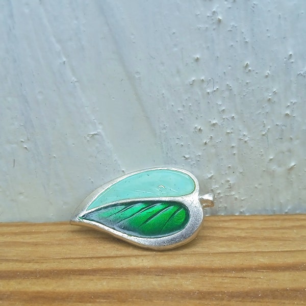 Pin green Leaf, Vintage pin, Childrens pin, Ukrainian collection pin.