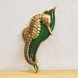 Pin Seahorse, Childrens pin, Sea creatures, Fairy pin, Collectible pin