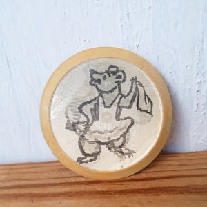 Berenpin, lenticulaire pin, kinderpin, dierenpin, vintage cartoonpin, rugzakpin