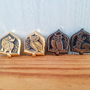 Pinnen set 4 psc, kinderspelden, vintage accessoires, stripfiguren, dierenspelden, collectibles-badges.