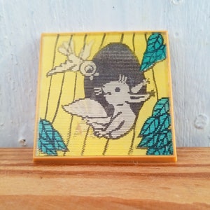 Squirrel and bird pin, Childrens pin, Bird pin, Lenticular pin, Animals pins, Backpack pin, Vintage pin, 3D pin