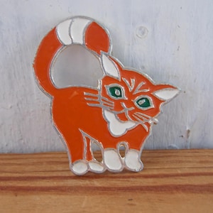 Vintage pin cat, Backpack children's pin, Retro 80s, Enamel pin cute