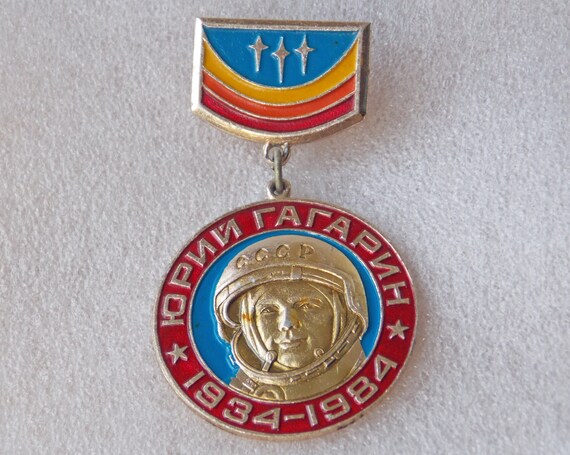 Space pin,Yuri Gagarin,Space age,Soviet space - image 5