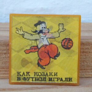 Cómo jugaban los cosacos al fútbol, pin lenticular, pin para niños, pin ucraniano, pin vintage, pin de mochila