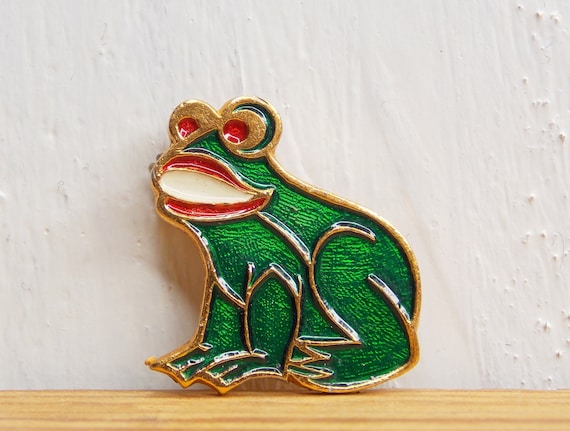 Frog pin, Childrens pin, Funny enamel pin, Animal pin, Vintage pin