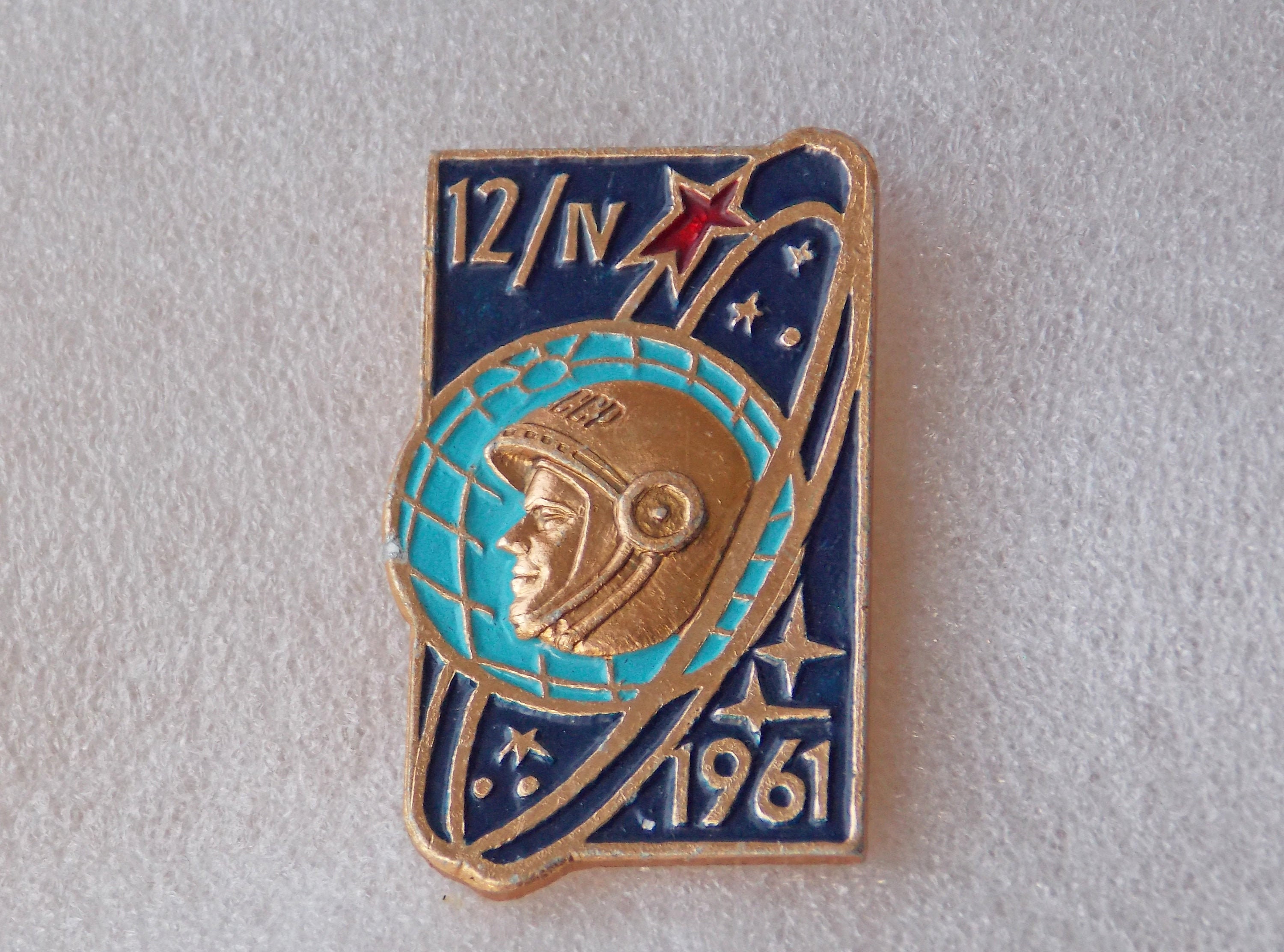 Insignes Pin's Gagarine URSS Cosmonaute - Lot Occasion, Rouille, Programme Spatial Soviétique