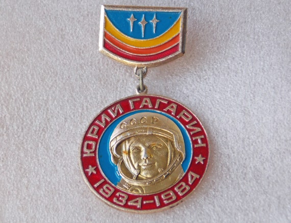 Space pin,Yuri Gagarin,Space age,Soviet space - image 3