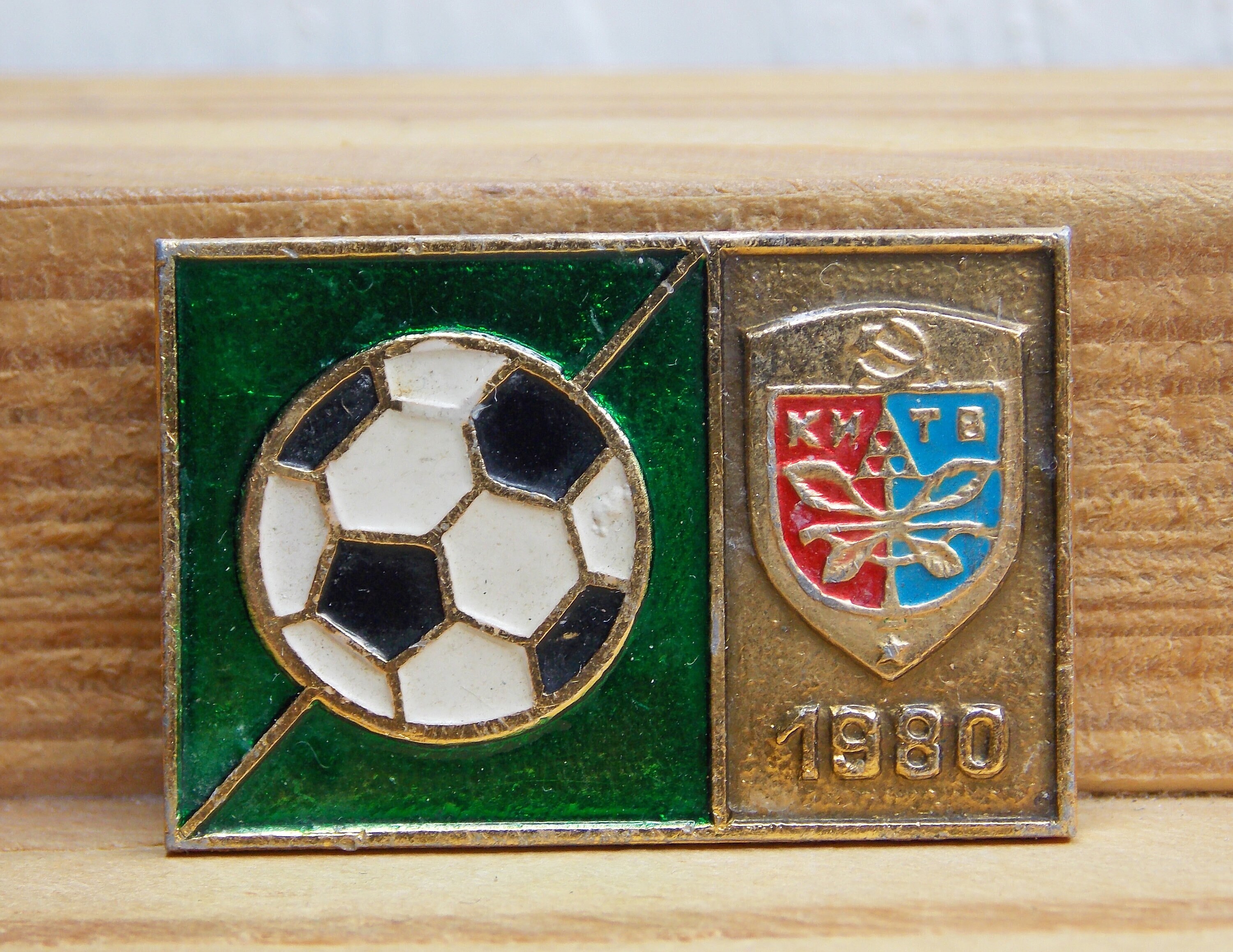 Soccer Collectibles: World Cup Soccer Pin Badge Mexico 86 Enamel