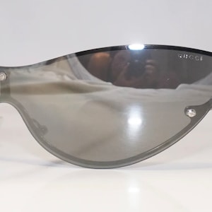 GUCCI by Tom Ford 2000s Silver Chrome Cat Eye Matrix Vintage
