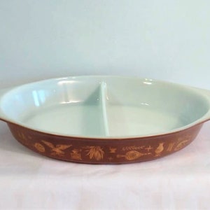Vintage Pyrex #10 Early American 1 1/2 Qt. Baking Dish Made in USA/Vintage Casserole