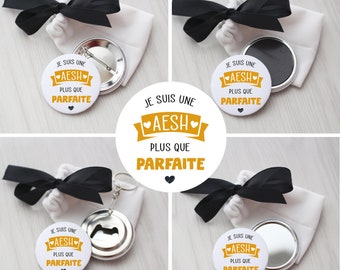 Badge épingle, magnet, porte-clé ou miroir de poche AESH - 50 mm - idée de cadeau AESH - cadeau AVS