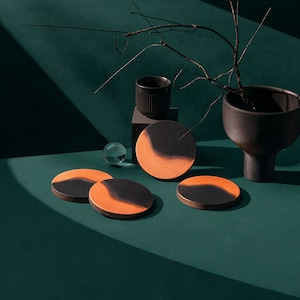 Black Patina Kupfer Untersetzer | &quot;Halbzeit | 4er oder 6er Set | Geschenk zum 7.9.22.Kupferjubiläum Schwarz Kupfer Untersetzer | Hayes-Haus