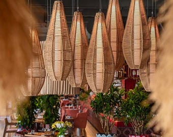 Lámpara de araña tipo capullo: farol colgante de estilo balinés para terraza.