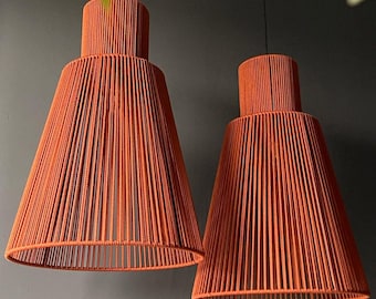 Pantalla de lámpara hecha a mano: farol colgante de mimbre y algodón, decoración minimalista Wabi Sabi.