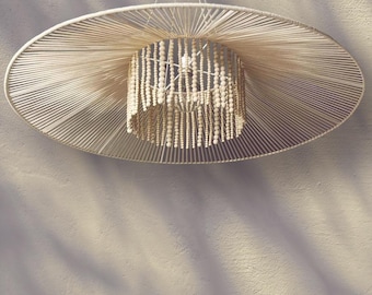 Lámpara de araña de mimbre hecha a mano con cuentas de madera: Lámpara colgante de color personalizado estilo africano