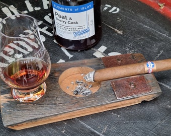 Zigarren Ascher mit Zigarrenablage und Glencairn Abstellfläche, aus Whisky Fassdaube