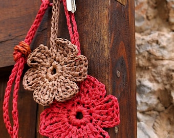 Raffia Flower Crochet Pattern PDF, Cute Bag Charm & Keychain, Summer Crochet Accessory (EN + DE) B1