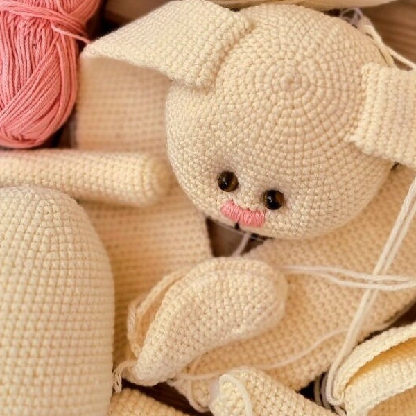 Häkelanleitung, PDF, Englisch und Deutsch, Häkelmuster für Tilda-Hasen. Amigurumi Hase. Anleitung OHNE Kleidung. Häkelspielzeug