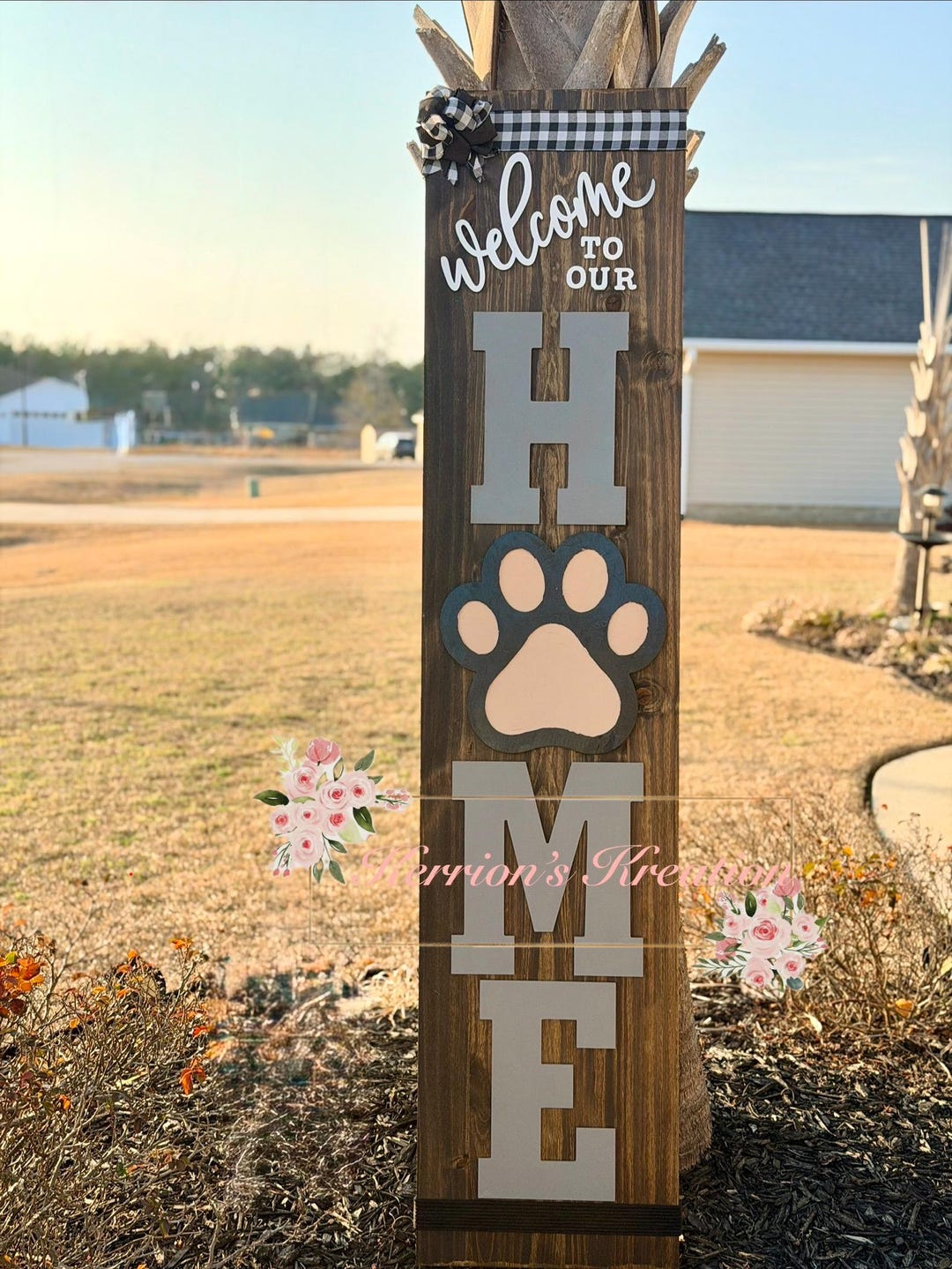 Wooden Dog Welcome Sign | Farmhouse Paw Print Porch Leaner Decor - Etsy
