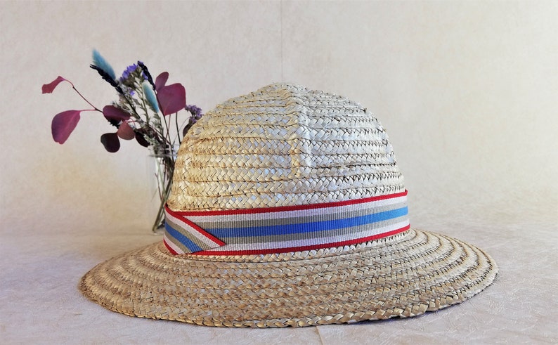 Small vintage natural straw bucket hat for girls.