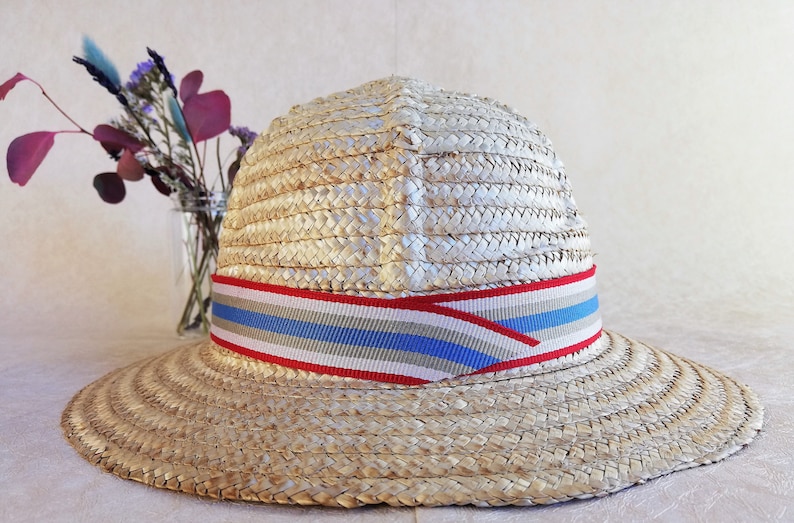 Small vintage natural straw bucket hat for girls.