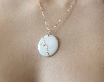 Collier en porcelaine, collier Kintsugi, cadeau du 18e anniversaire de mariage, collier Wabi sabi, cadeau d'encouragement, collier de rétablissement de la santé mentale