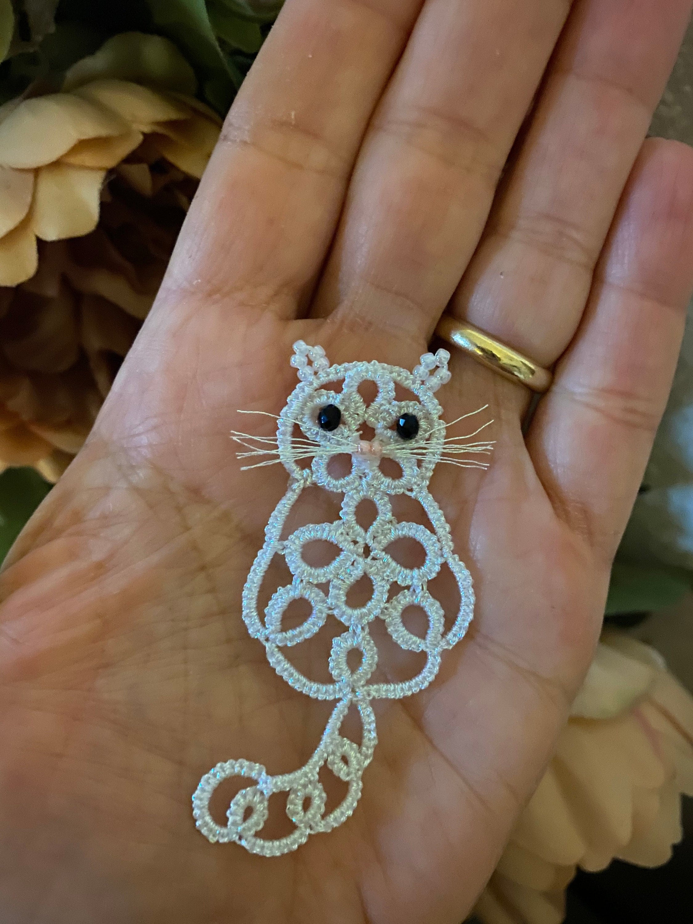 pattern tatting "Yoshi Cat"