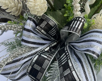 Handmade Silver Hydrangea Christmas Centerpiece: Frosted Pine