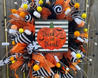Trick or Treat Halloween Wreath: Marshmallow Candy Decor (30”x26”x8”)